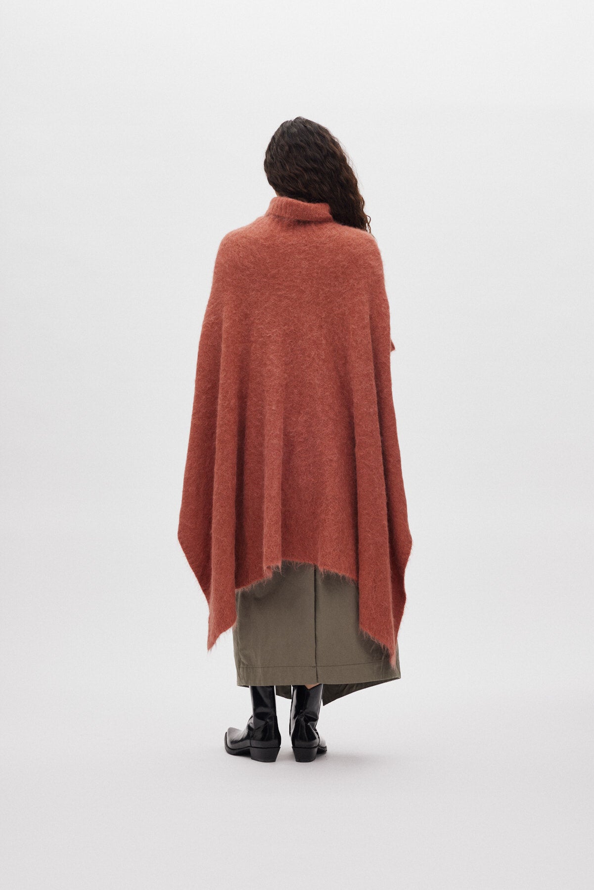 Dede fluffy knit poncho - Redwood